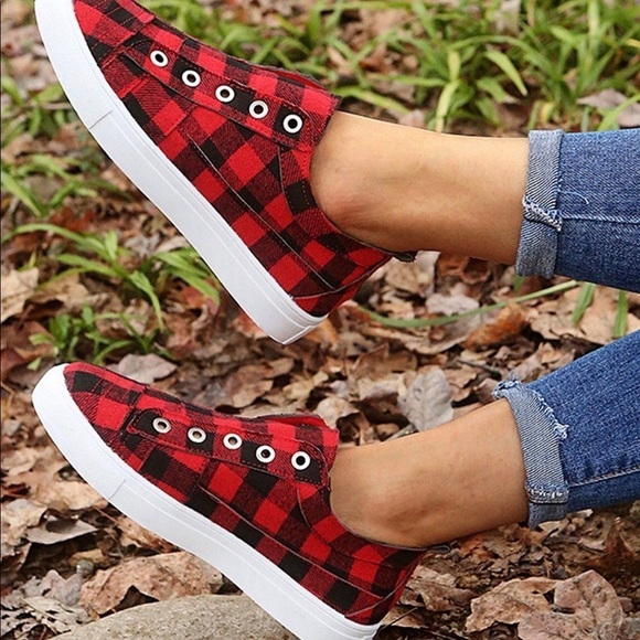 New Women’s Sneakers Red & Black Plaid Slip On Laceless Textile Upper Cushioned - Picture 2 of 10